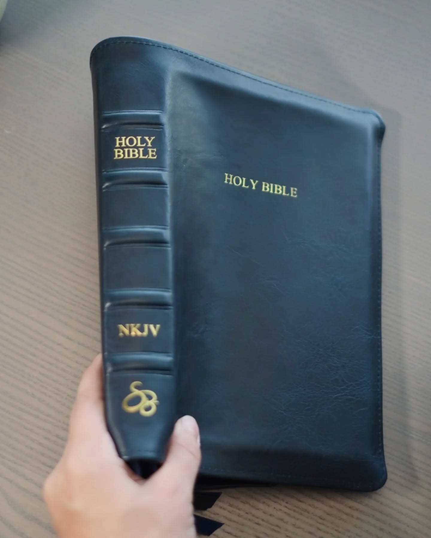 Black Badalassi Carlo Waxy NKJV thumbnail 7