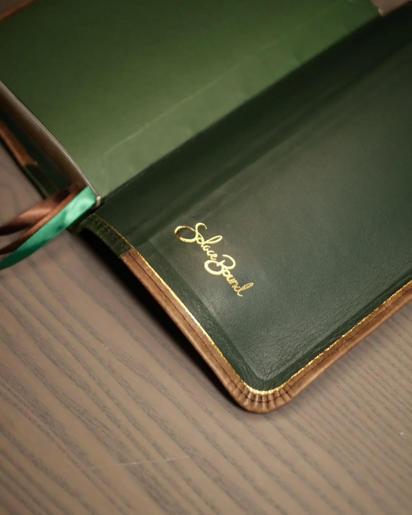 Hunter Green Badalassi Carlo Waxy NIV thumbnail 8