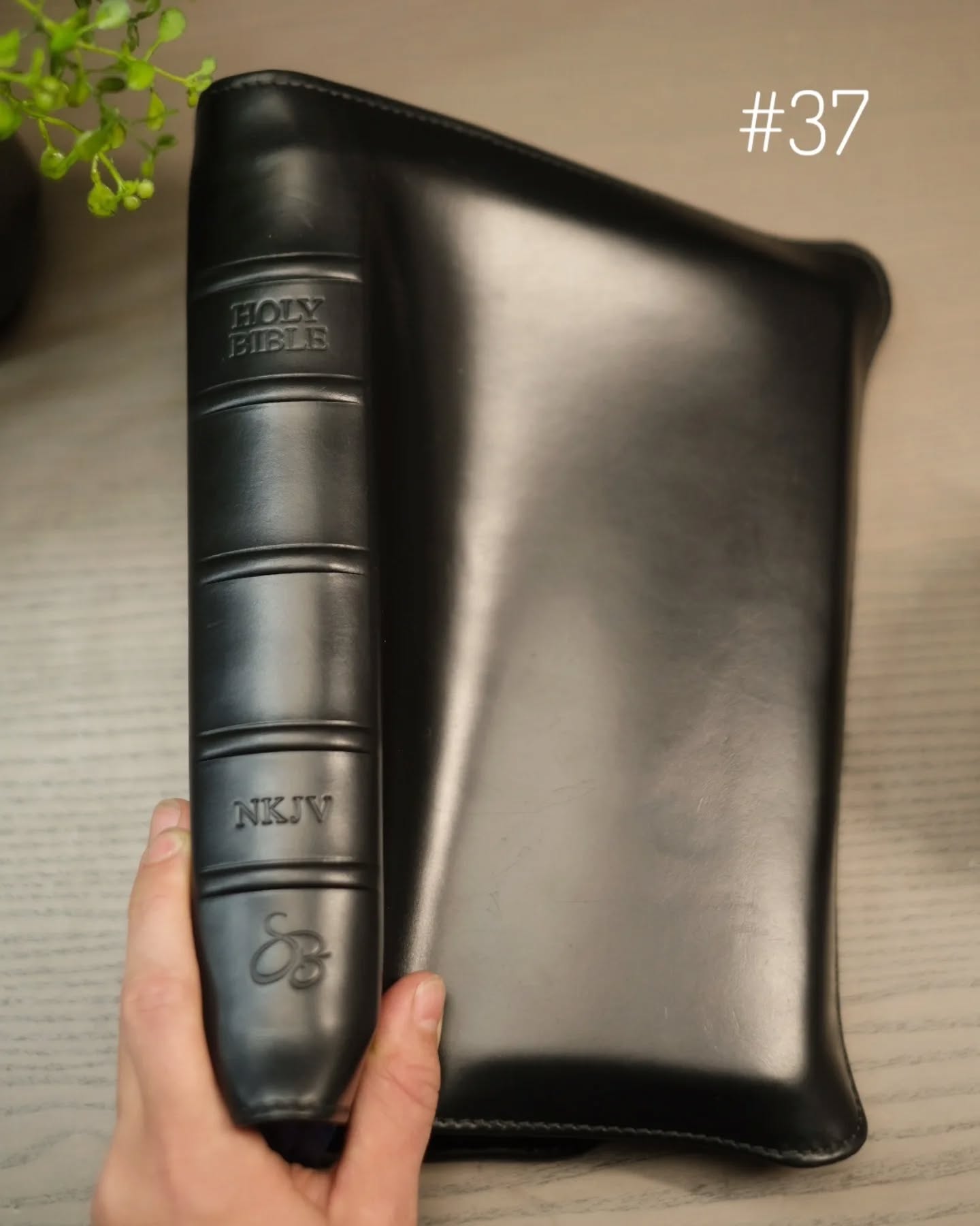 Black Horween Chromexcel NKJV