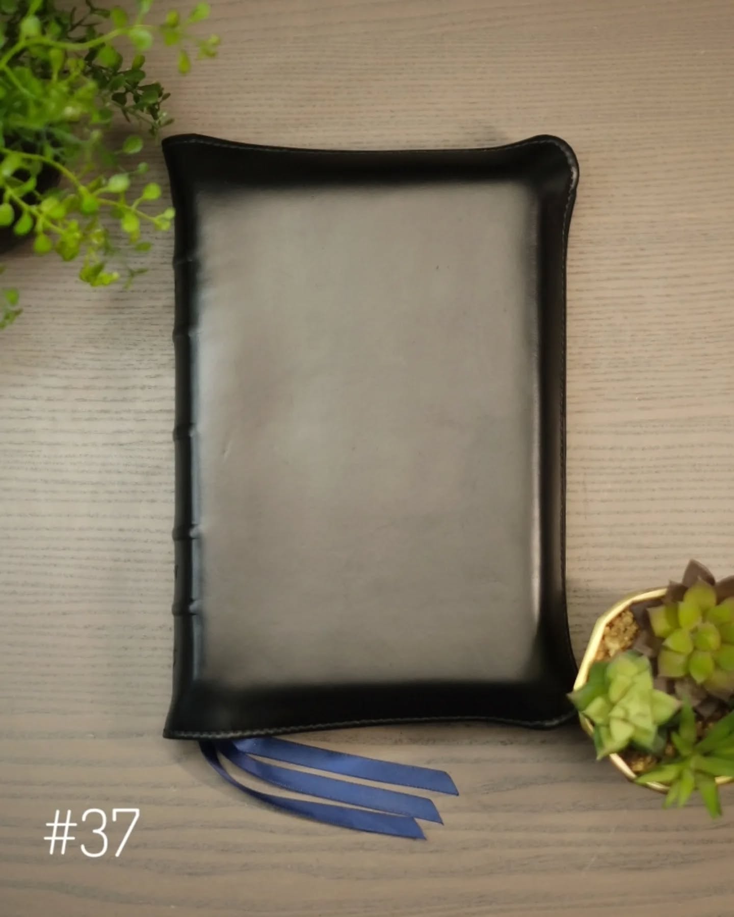 Black Horween Chromexcel NKJV thumbnail 2