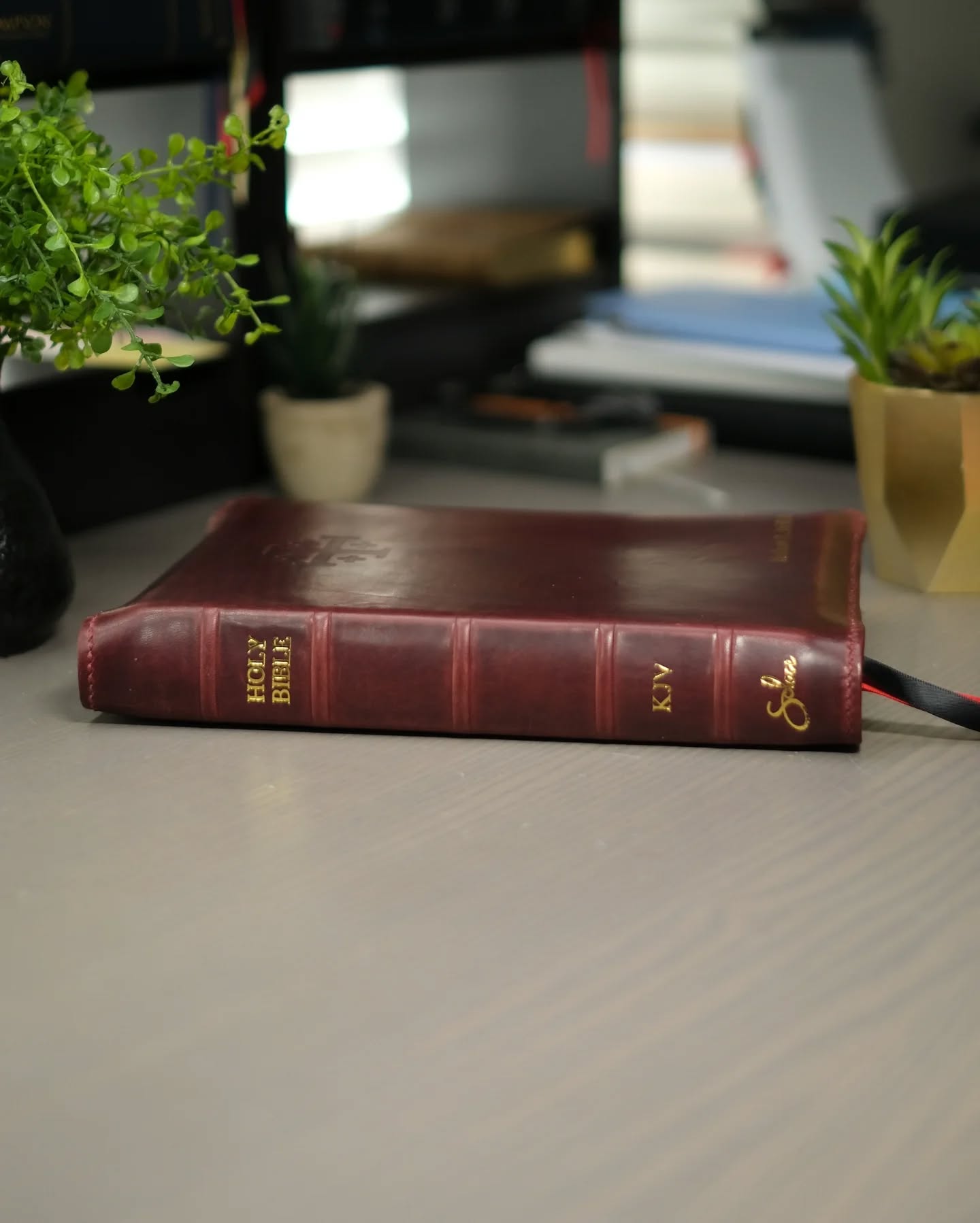 Cranberry Horween Dublin KJV thumbnail 4