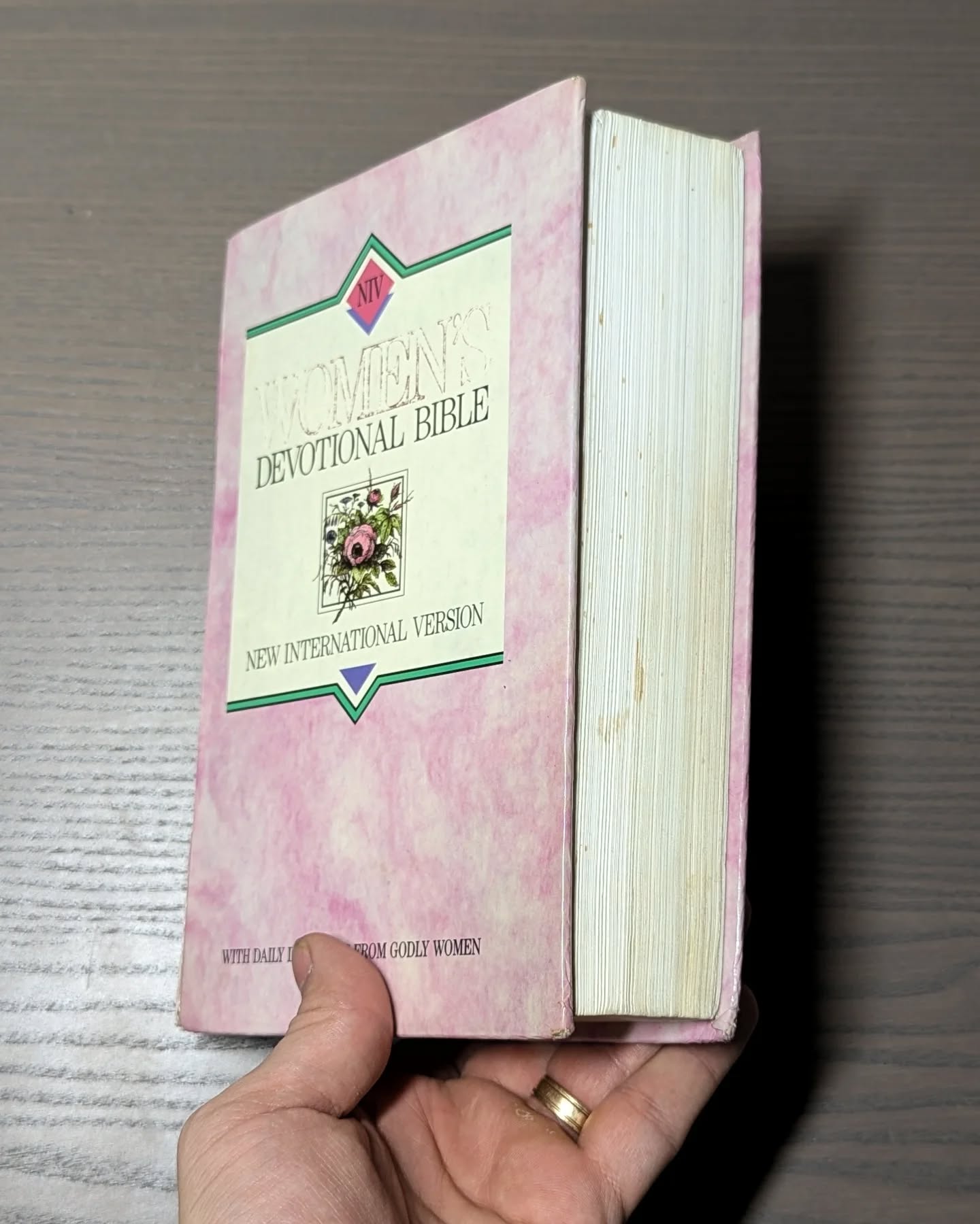 Green Goatskin NIV thumbnail 10