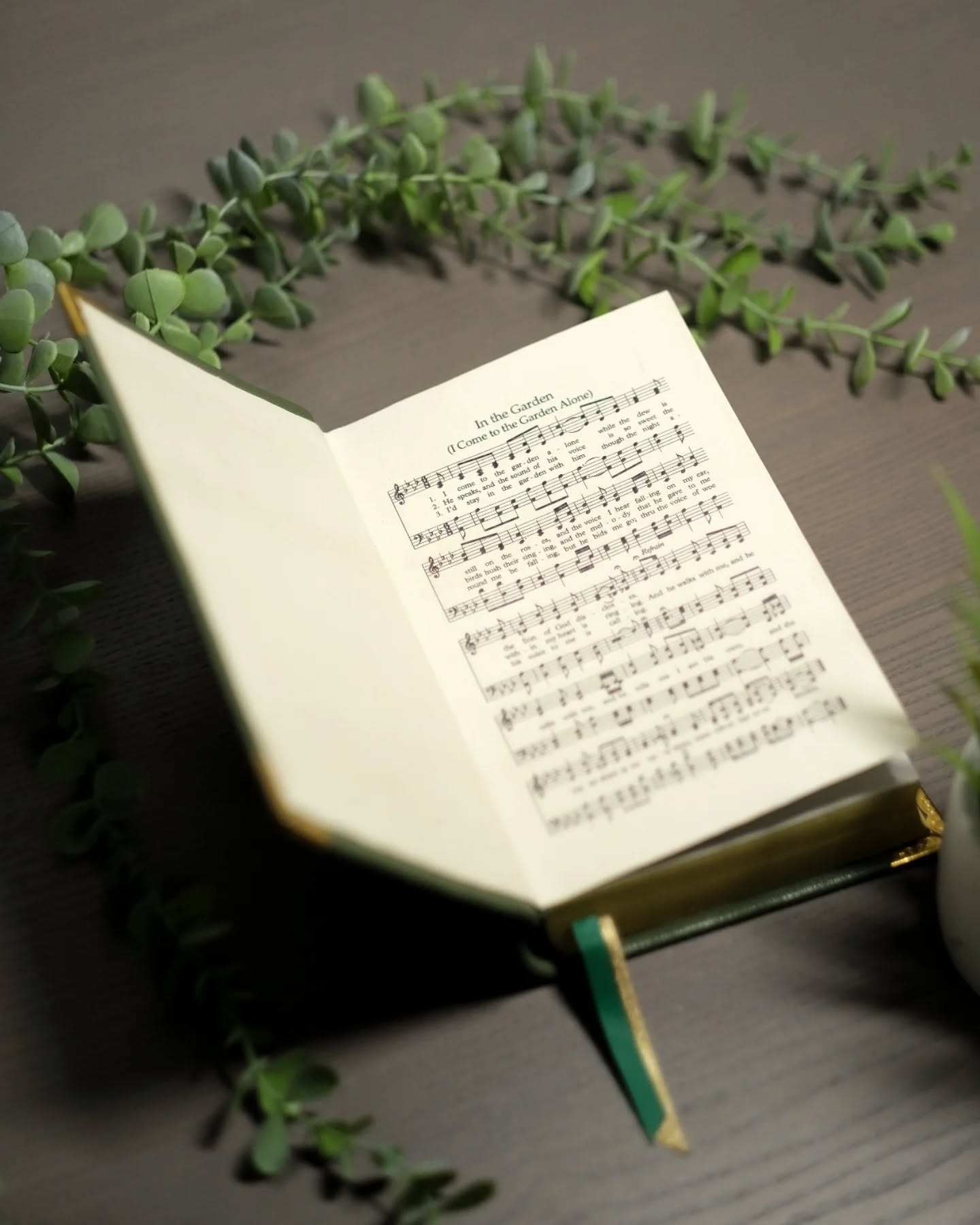 Green Goatskin NIV thumbnail 6