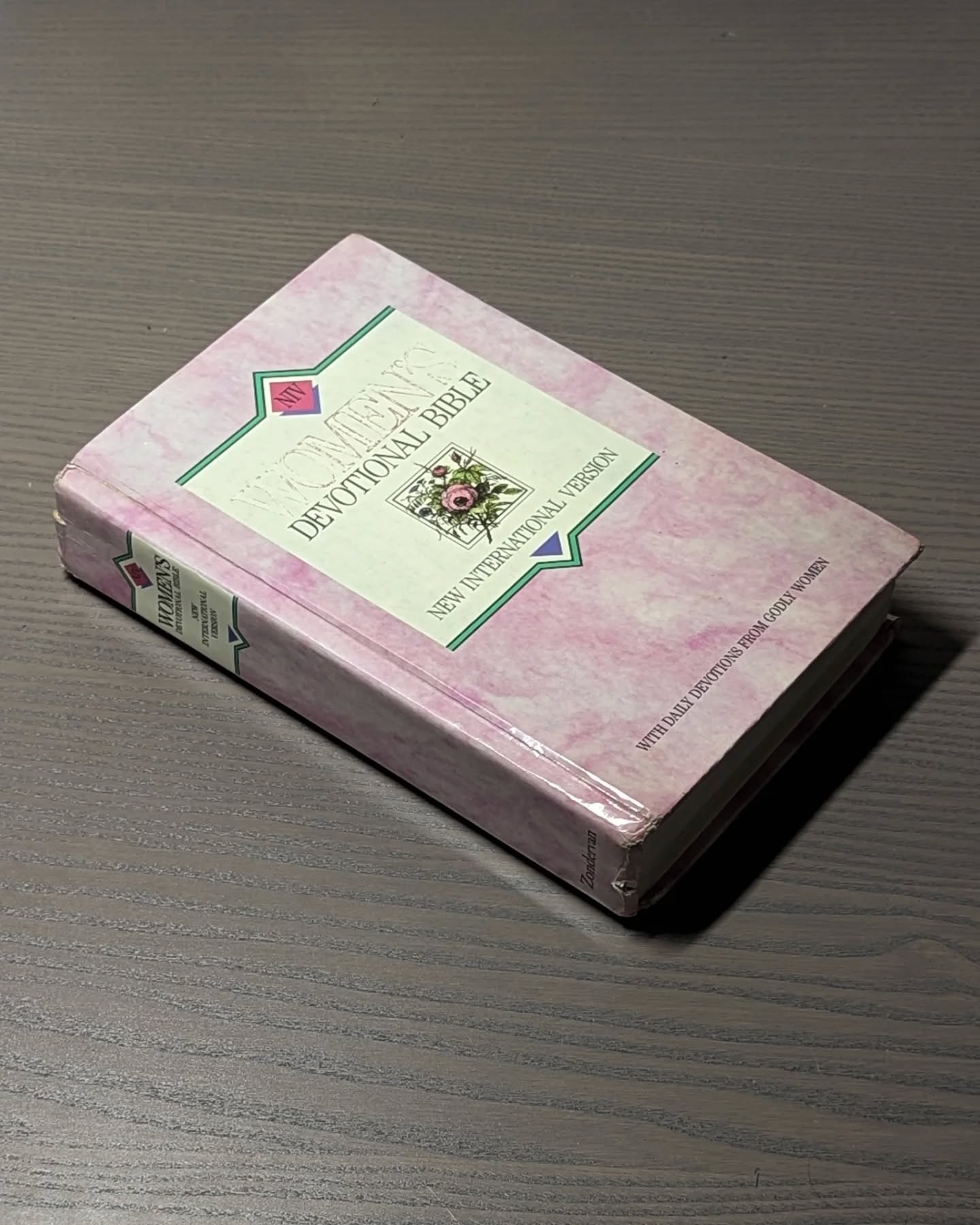 Green Goatskin NIV thumbnail 9