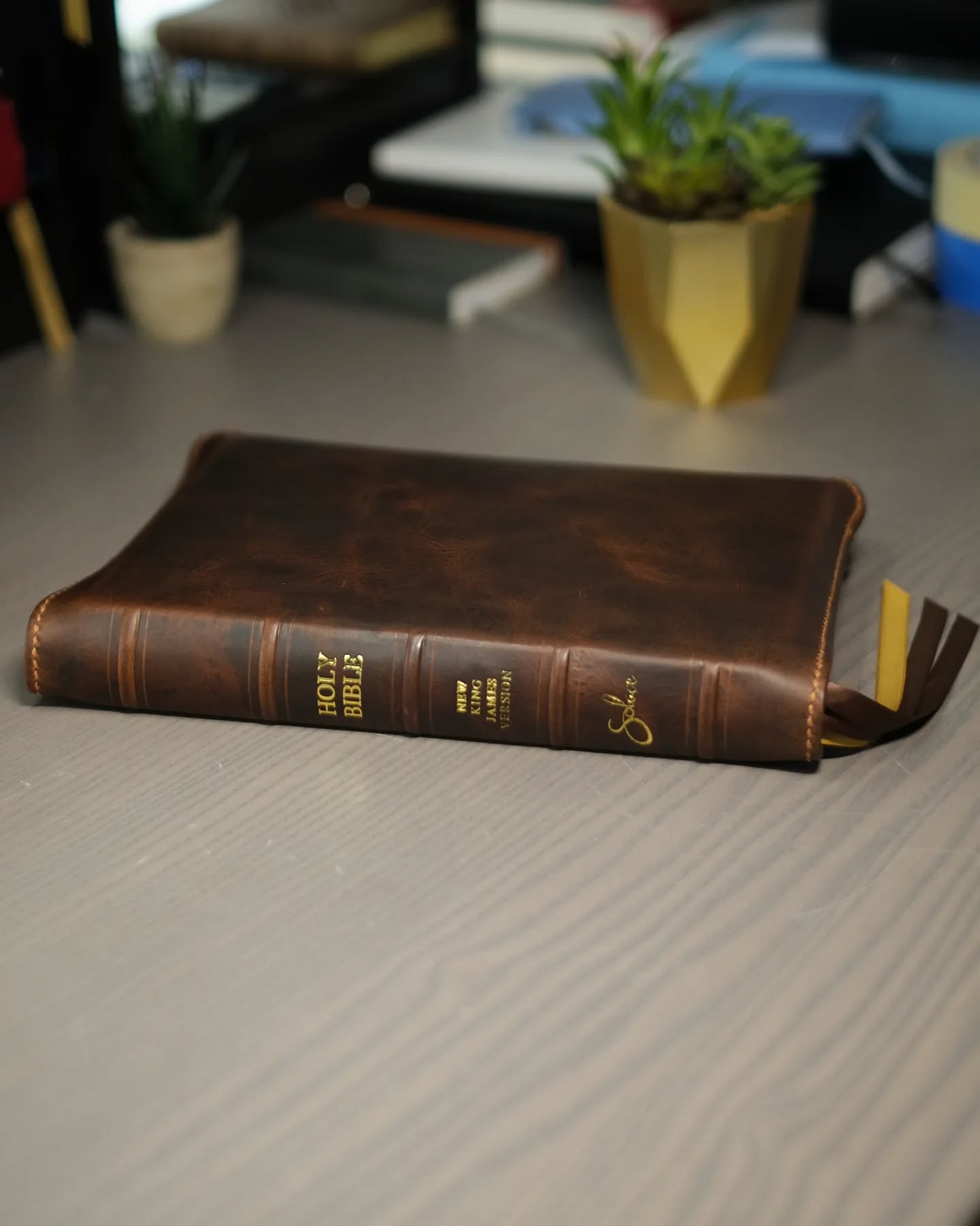 Brown Badalassi Carlo Waxy NKJV thumbnail 2