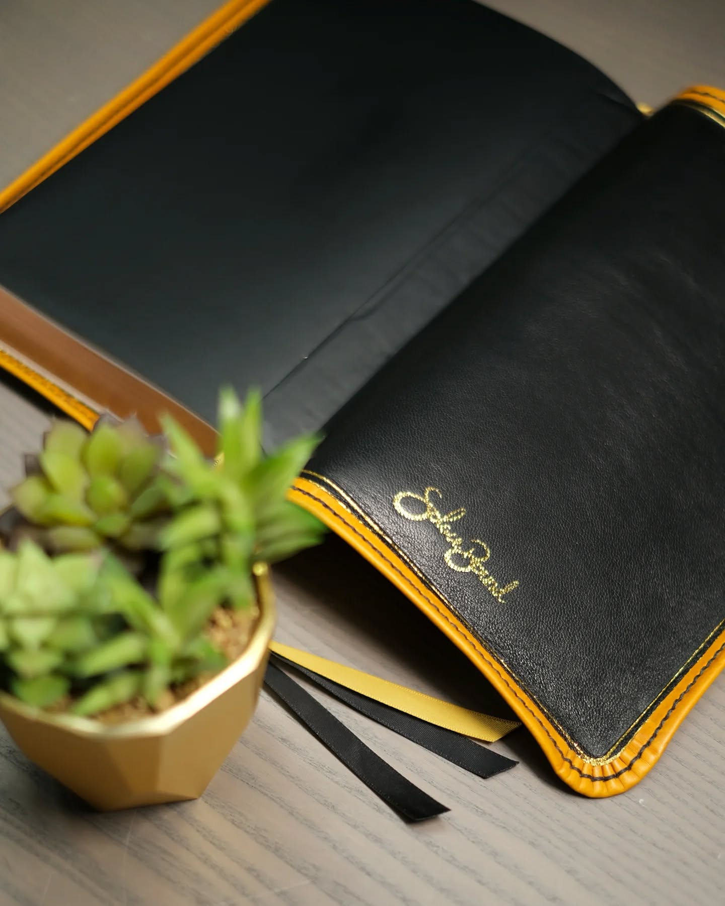 Black Cowhide KJV thumbnail 6