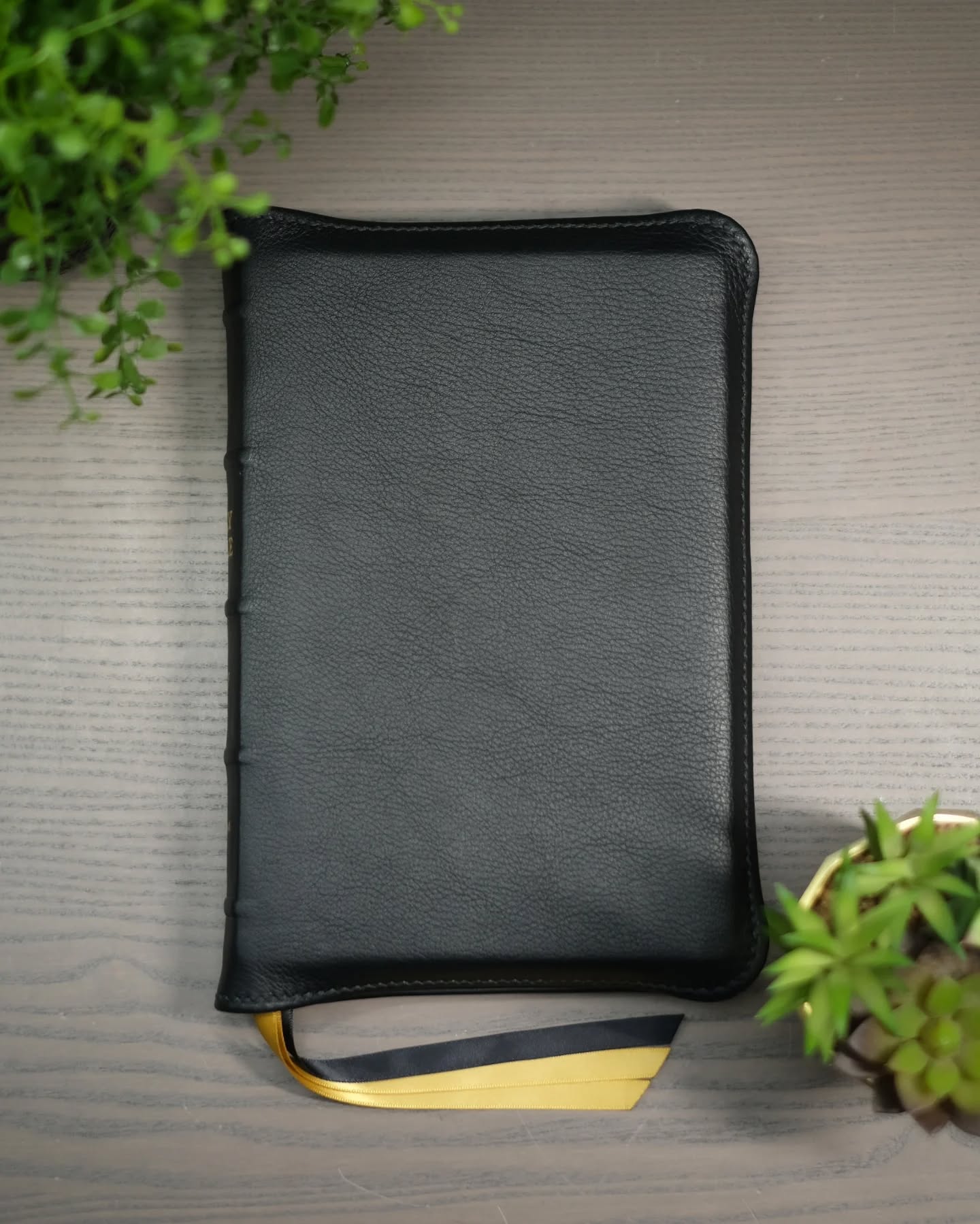 Black Cowhide KJV thumbnail 2