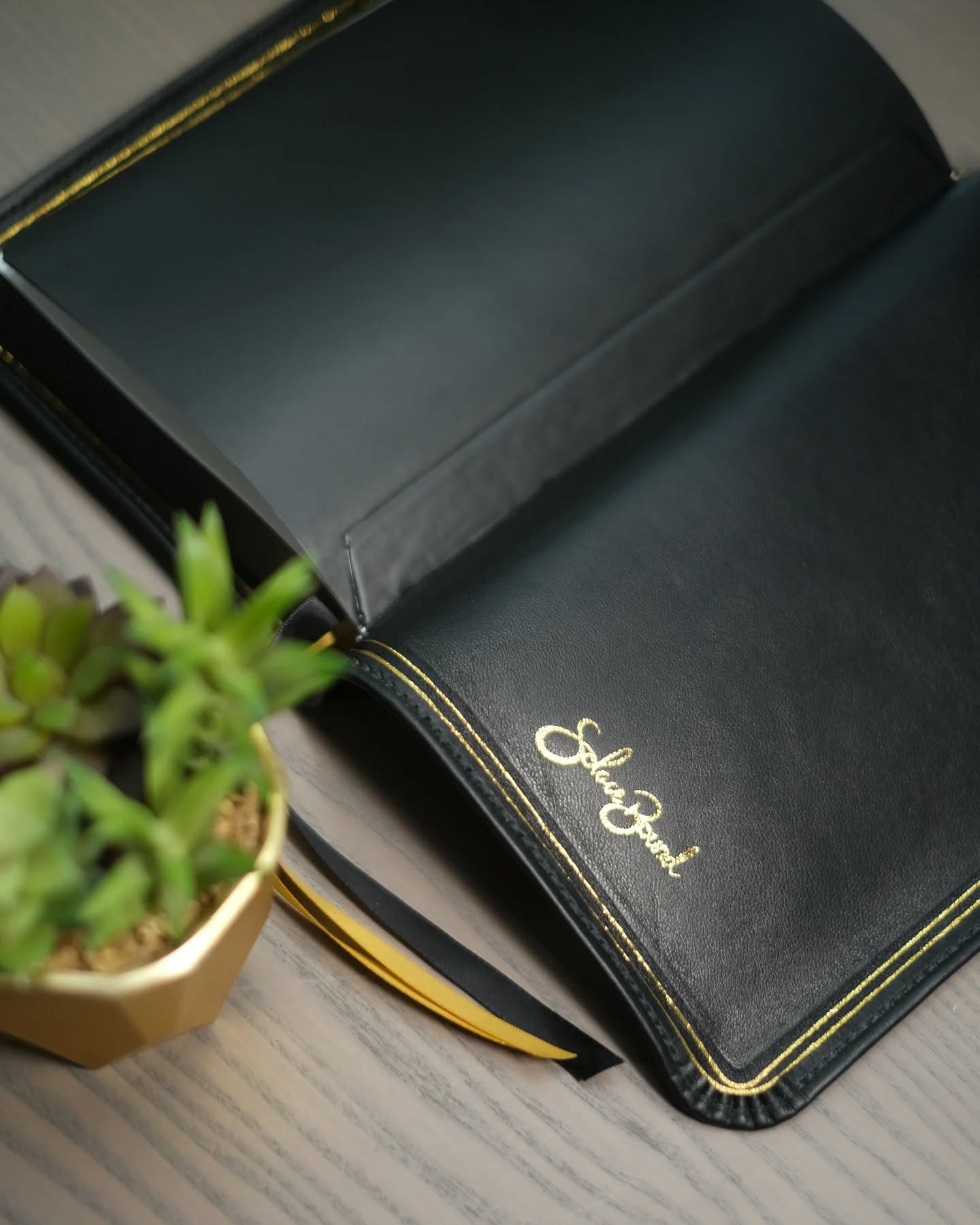 Black Cowhide KJV thumbnail 6